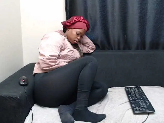 Live sex webcam photo for JuicyAss258 #274238502