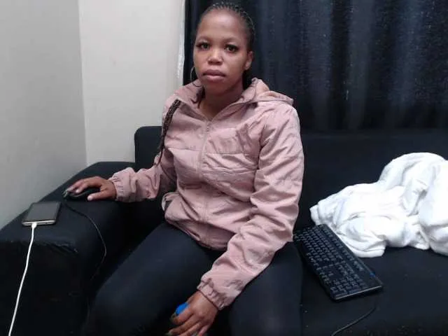 Live sex webcam photo for JuicyAss258 #274279063