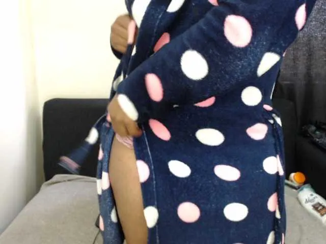 Live sex webcam photo for JuicyAss258 #274710854