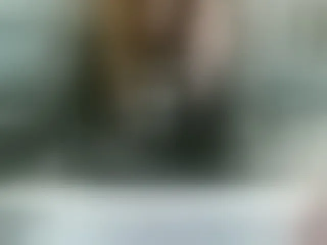 Live sex webcam photo for JuicyGloss #293338540