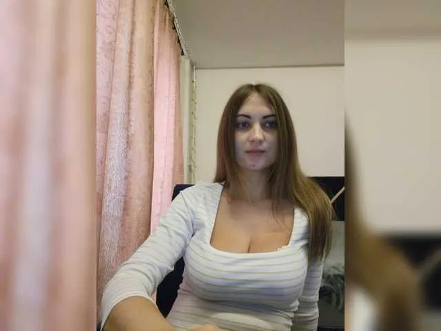 Live sex webcam photo for JuicyIrina #276530295