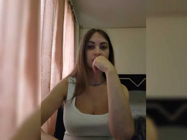 Live sex webcam photo for JuicyIrina #276579437