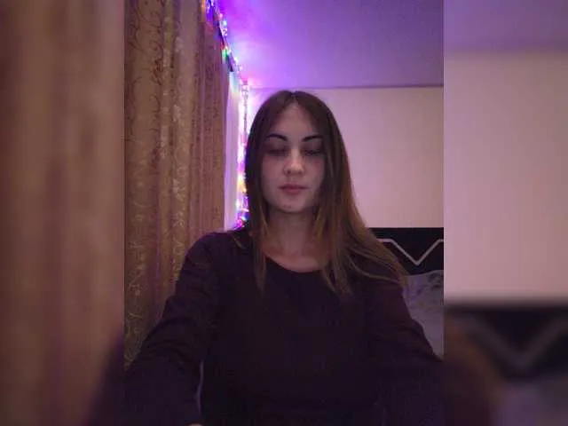 Live sex webcam photo for JuicyIrina #276712076
