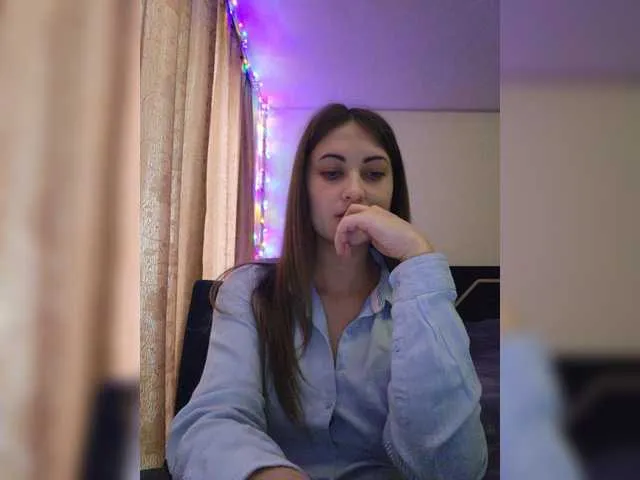Live sex webcam photo for JuicyIrina #276962149