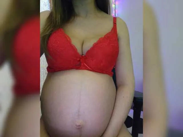 Live sex webcam photo for JuicyIrina #277125000
