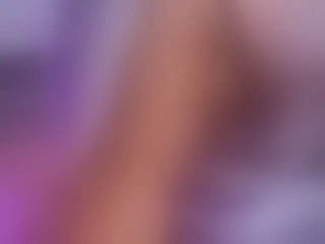 Live sex webcam photo for JuicyJessye #294159717