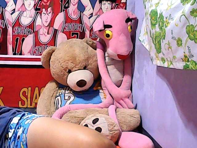 Live sex webcam photo for JuicyMom #276888953