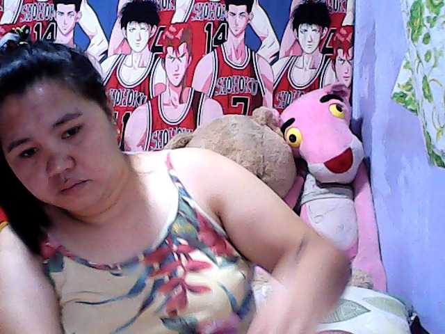 Live sex webcam photo for JuicyMom #277043208