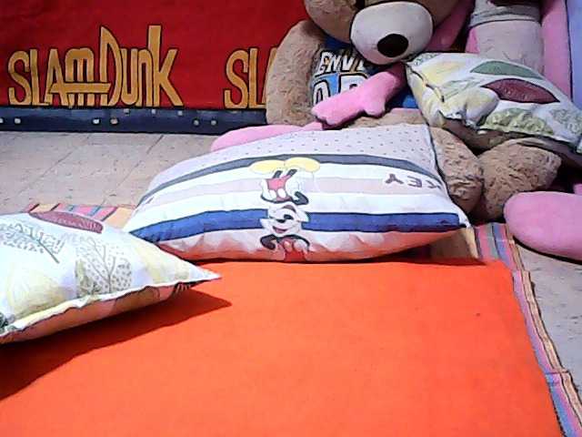 Live sex webcam photo for JuicyMom #277080294