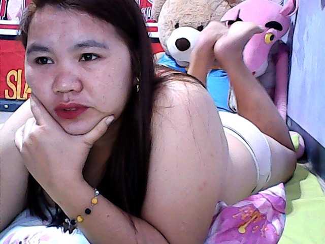 Live sex webcam photo for JuicyMom #277465561