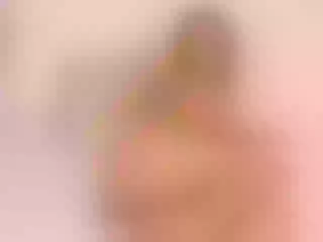 Live sex webcam photo for JuicyOlivia #290518979