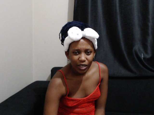 Live sex webcam photo for JuicyP2001 #271987175