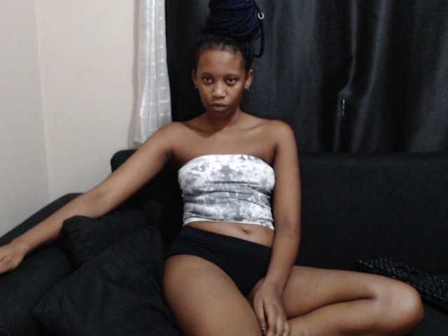 Live sex webcam photo for JuicyP2001 #272024499