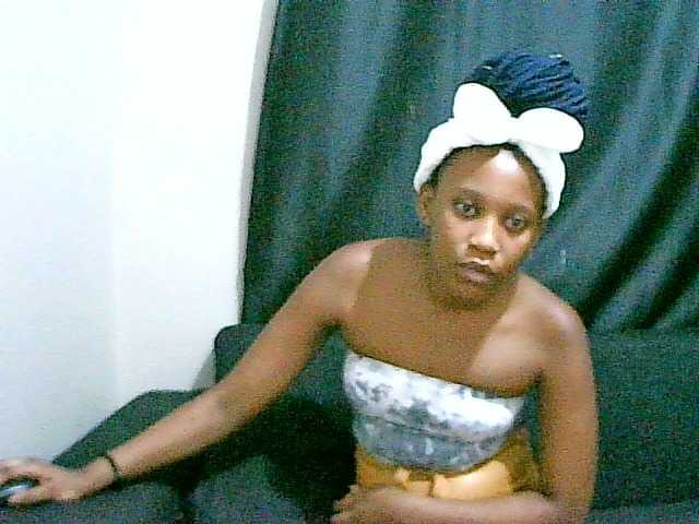 Live sex webcam photo for JuicyP2001 #272100066