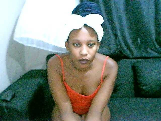 Live sex webcam photo for JuicyP2001 #272136595