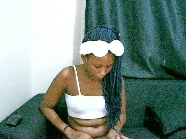 Live sex webcam photo for JuicyP2001 #272154082