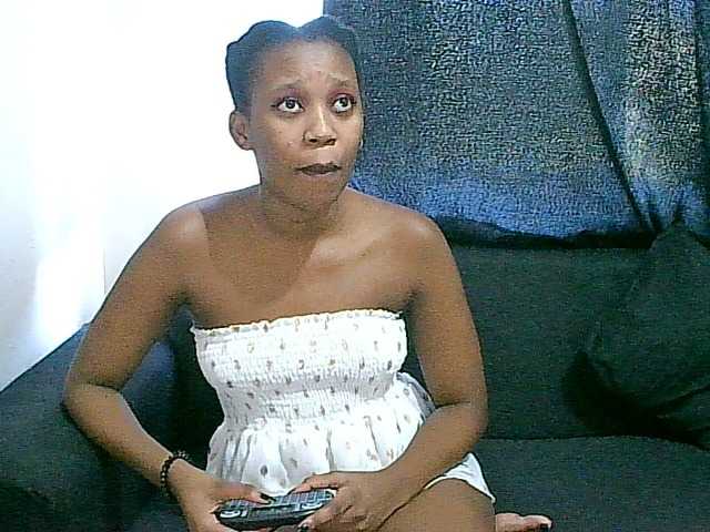 Live sex webcam photo for JuicyP2001 #272314153