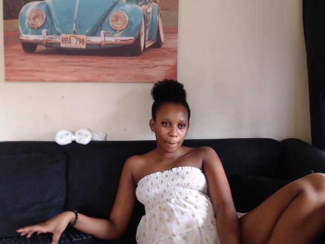 Live sex webcam photo for JuicyP2001 #272316628