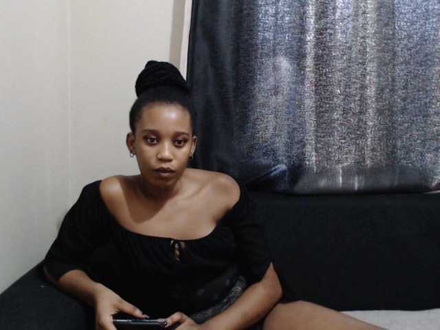 Live sex webcam photo for JuicyP2001 #272436700