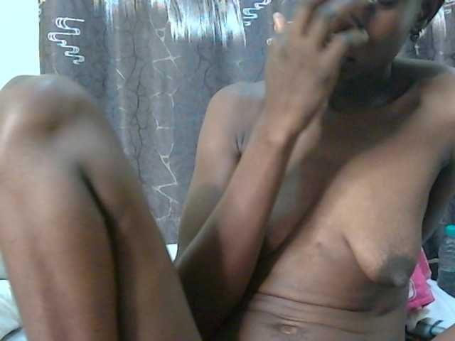 Live sex webcam photo for Juicyass5 #276750534