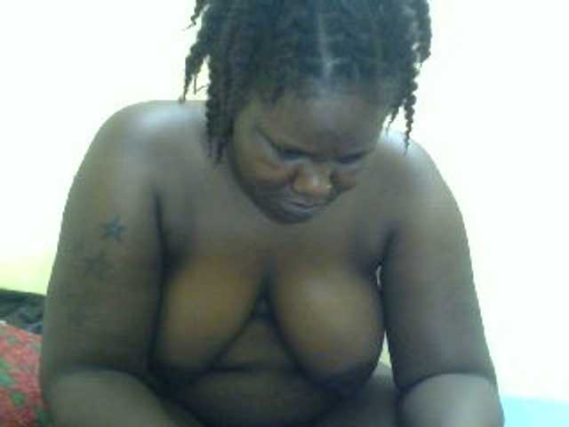 Live sex webcam photo for Juicyblackboobs #276115990