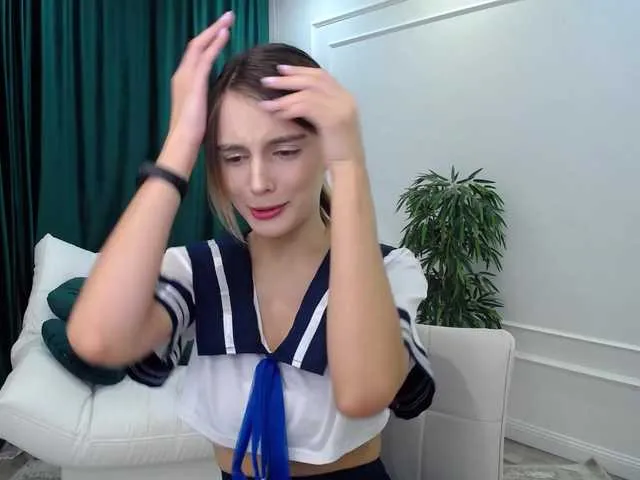 Live sex webcam photo for JuicyeCherry #276523892