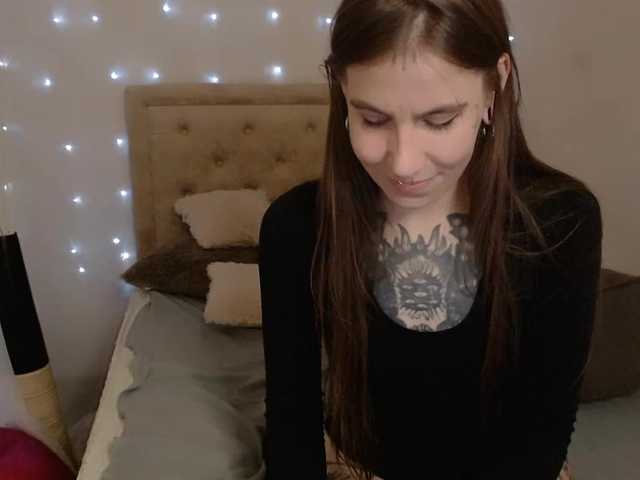 Live sex webcam photo for JuleTrill #276195402