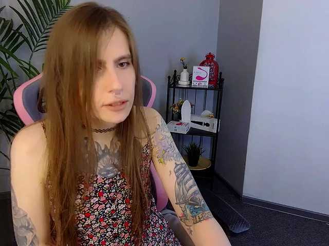 Live sex webcam photo for JuleTrill #276748926