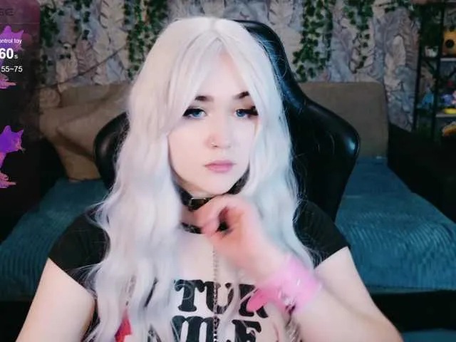 Live sex webcam photo for JulesHoney #280492630