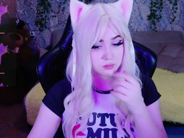 Live sex webcam photo for JulesHoney #287764463