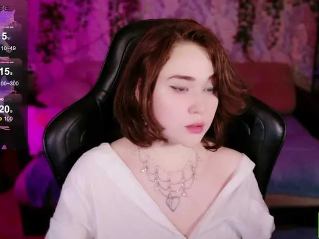 Live sex webcam photo for JulesHoney #288091058