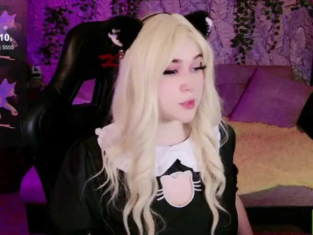 Live sex webcam photo for JulesHoney #288588306