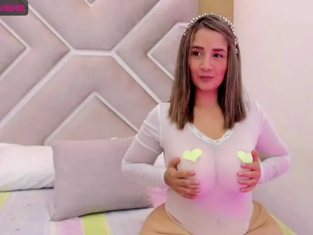 Live sex webcam photo for JuliRobert #276018045