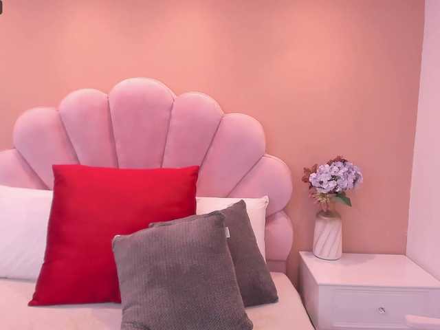 Live sex webcam photo for JuliRobert #276202519