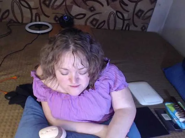 Live sex webcam photo for Julia-79 #290144292