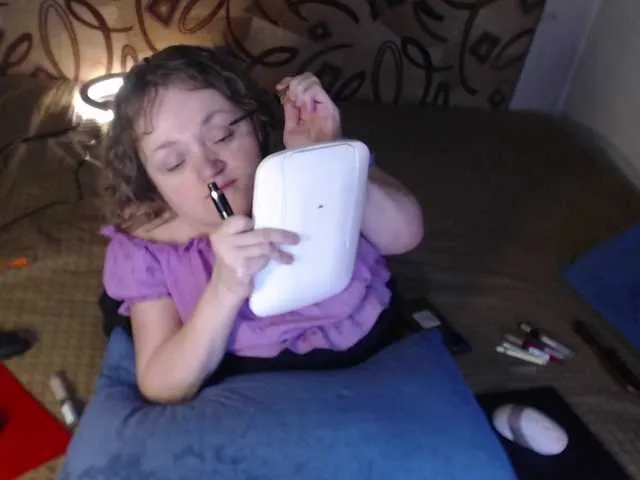 Live sex webcam photo for Julia-79 #290167081