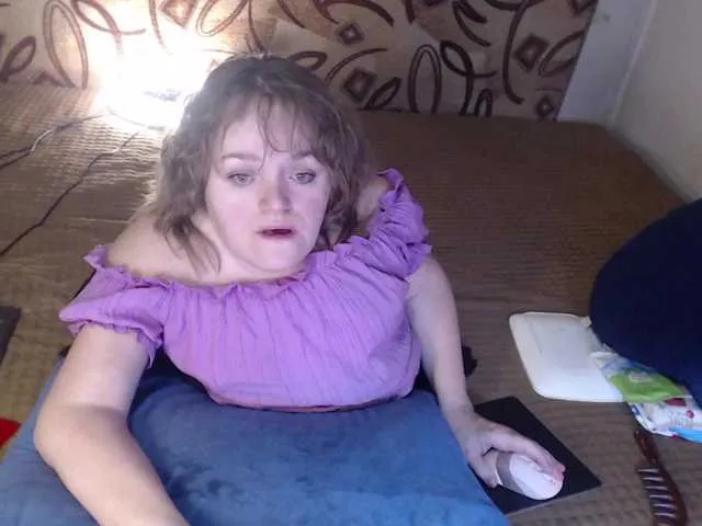 Live sex webcam photo for Julia-79 #290179316