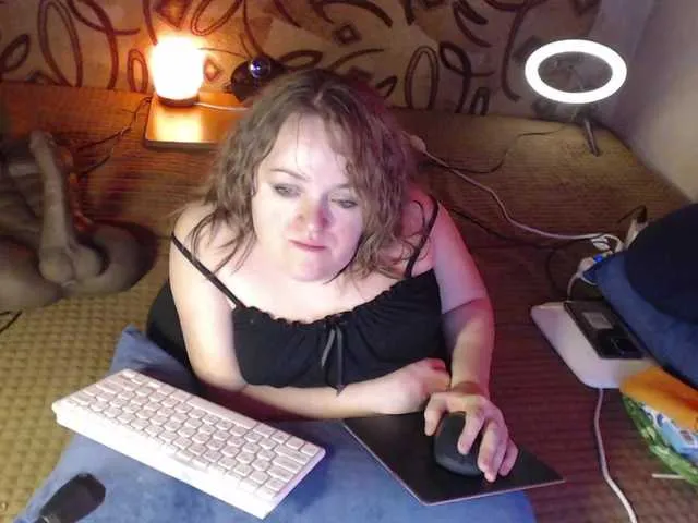 Live sex webcam photo for Julia-79 #290380392