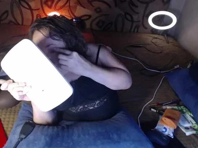 Live sex webcam photo for Julia-79 #290383072