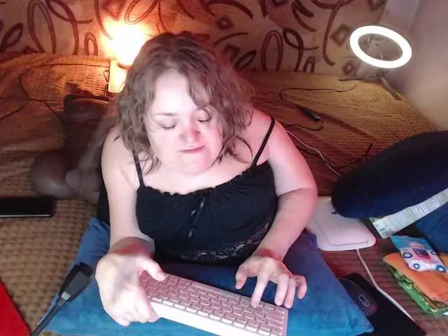 Live sex webcam photo for Julia-79 #290392460