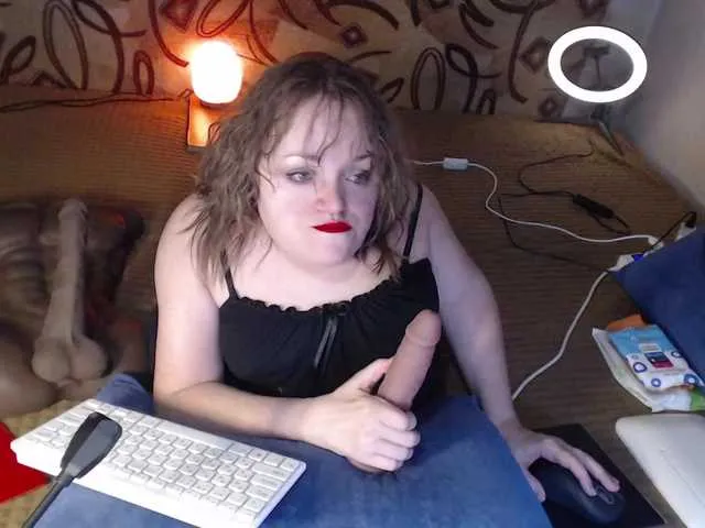 Live sex webcam photo for Julia-79 #290400987