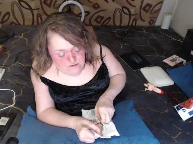 Live sex webcam photo for Julia-79 #290684316