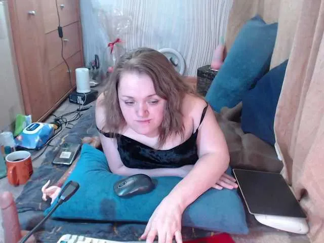 Live sex webcam photo for Julia-79 #290779969