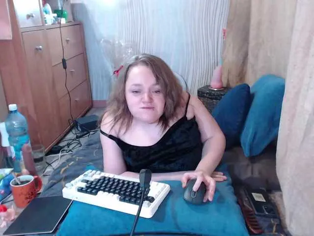 Live sex webcam photo for Julia-79 #290799608