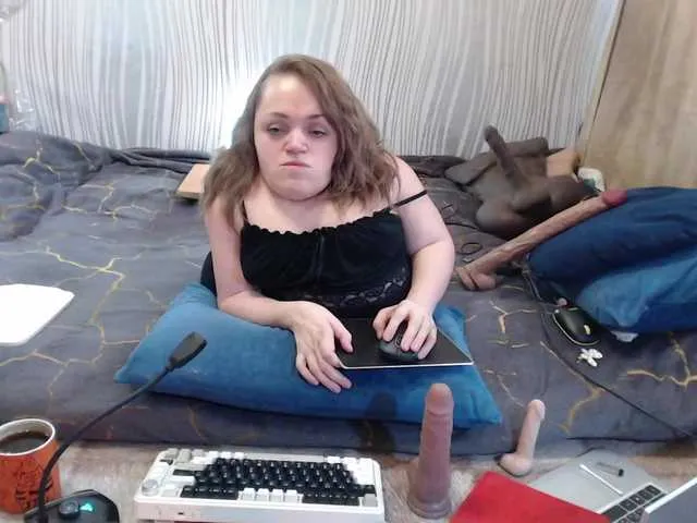 Live sex webcam photo for Julia-79 #290894492