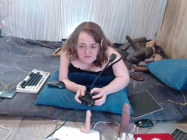 Live sex webcam photo for Julia-79 #290902975