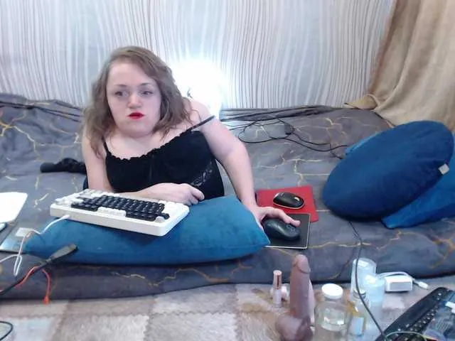 Live sex webcam photo for Julia-79 #291112153