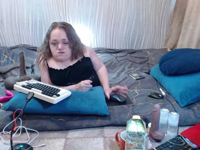 Live sex webcam photo for Julia-79 #291131289