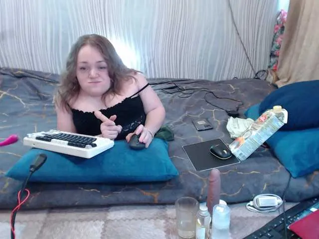 Live sex webcam photo for Julia-79 #291190517