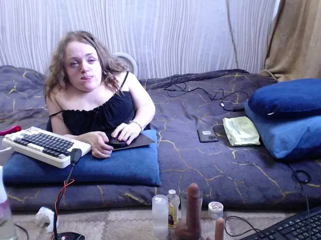 Live sex webcam photo for Julia-79 #291206219